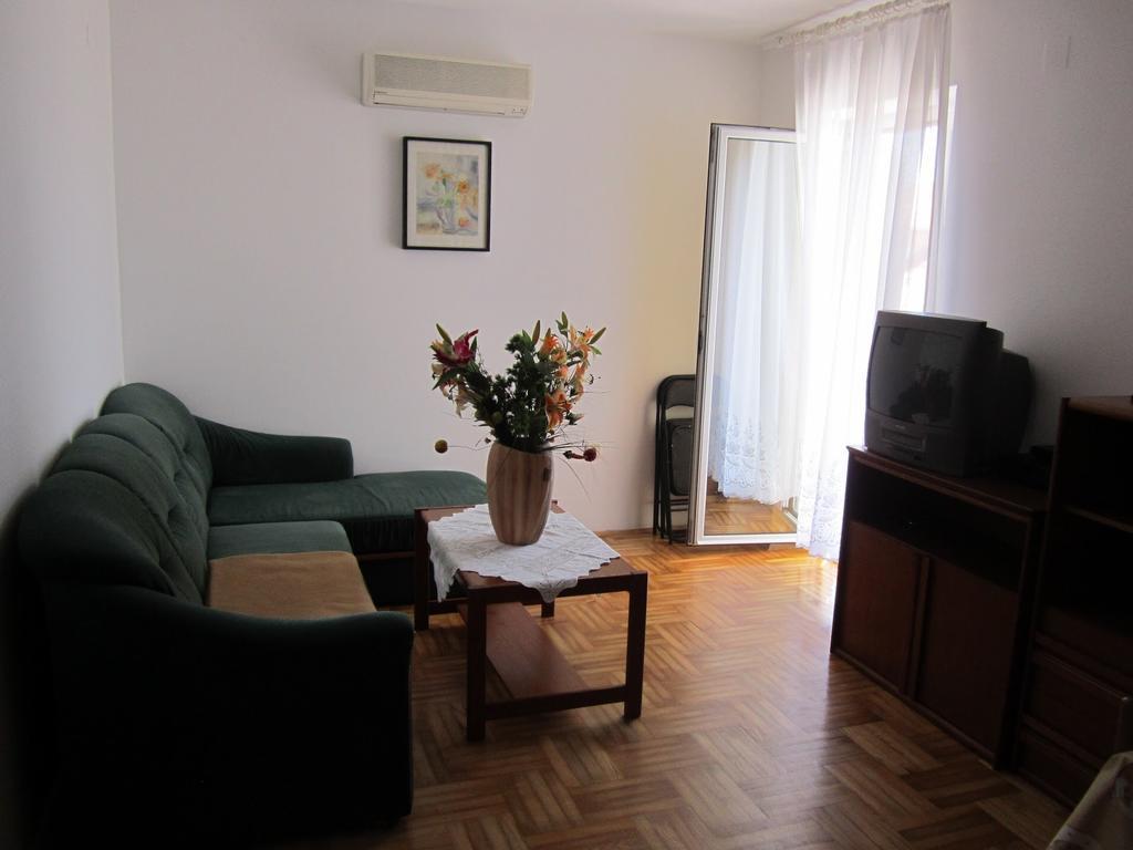 Apartments Antonia Malinska Ngoại thất bức ảnh