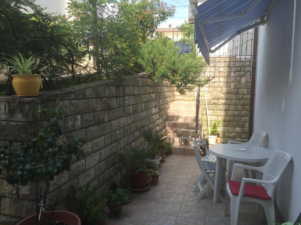 Apartments Antonia Malinska Ngoại thất bức ảnh