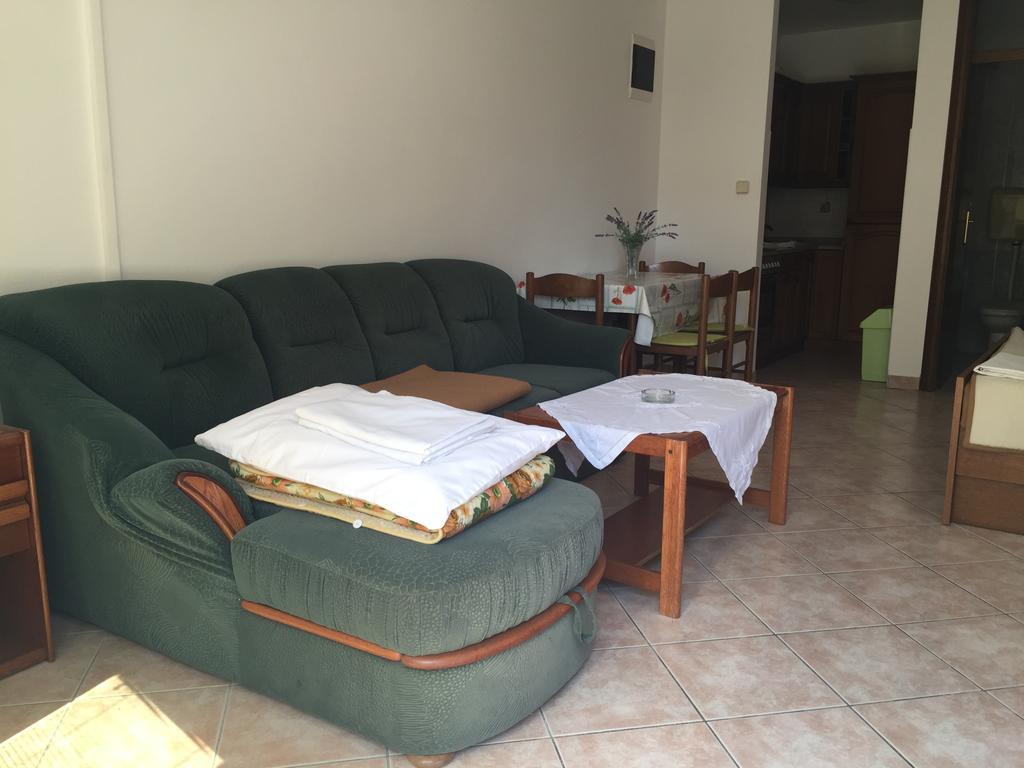 Apartments Antonia Malinska Ngoại thất bức ảnh